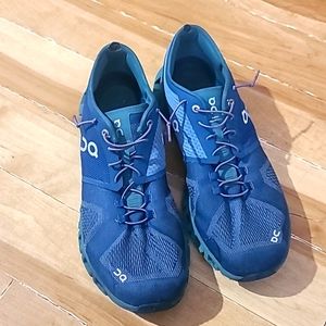 On cloud Men's shoes